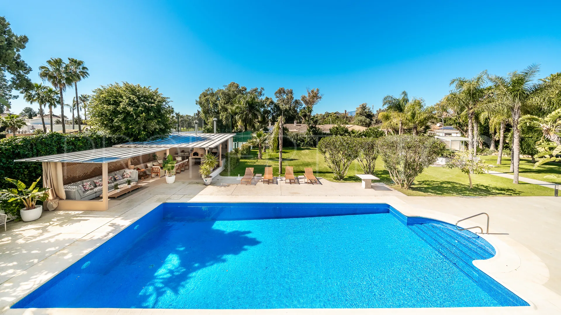 Guadalmina Baja 6 bedrooms villa for sale