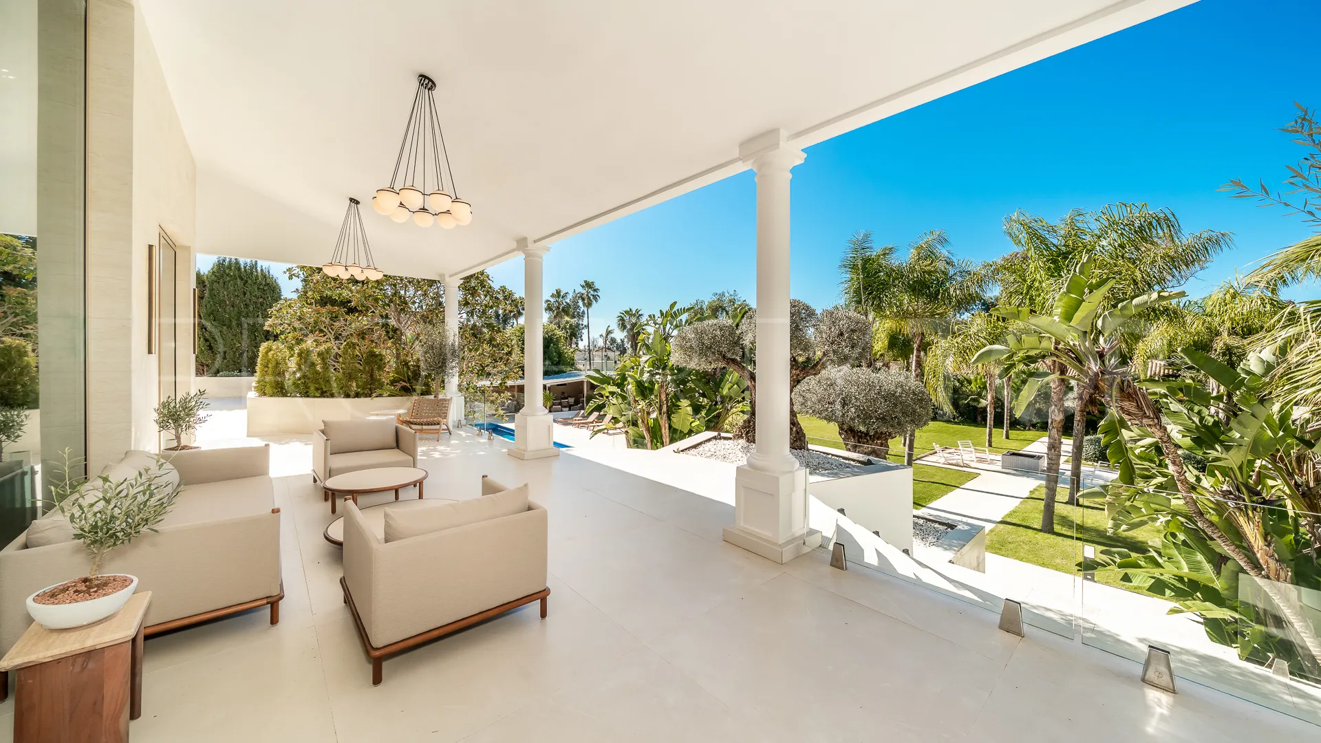 Guadalmina Baja 6 bedrooms villa for sale