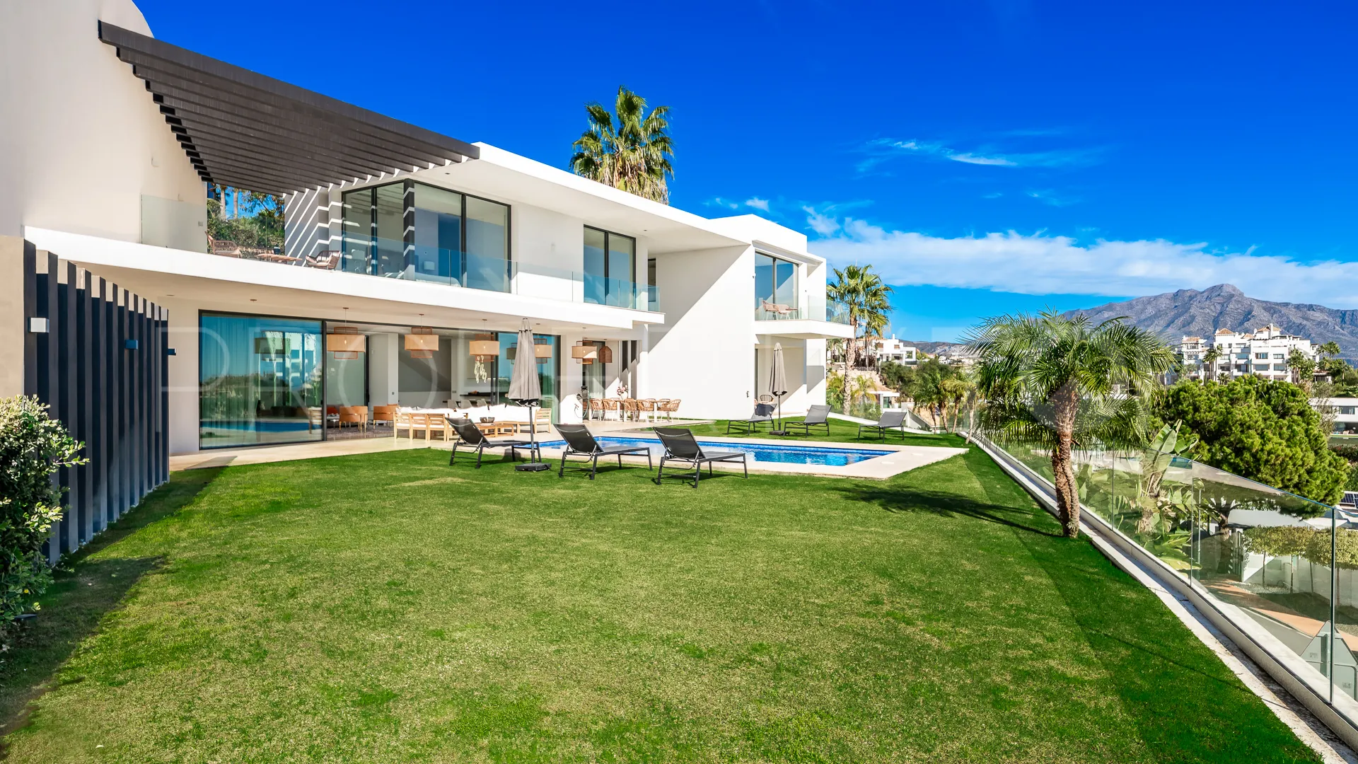 For sale La Alqueria 5 bedrooms villa