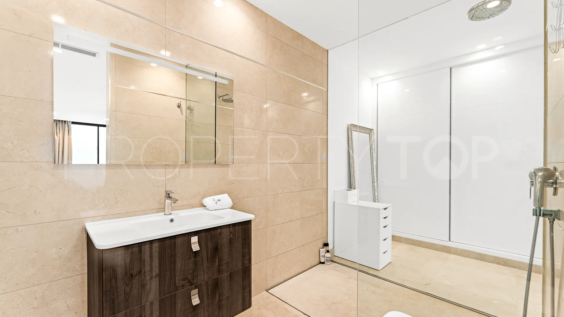 For sale La Alqueria 5 bedrooms villa