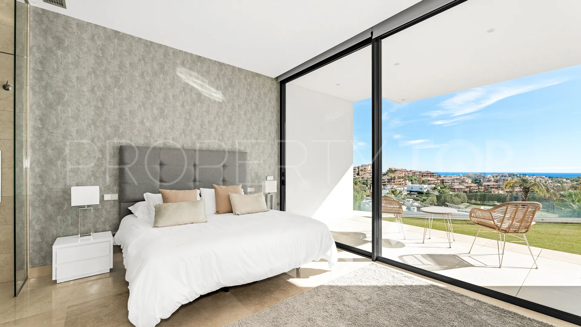 For sale La Alqueria 5 bedrooms villa