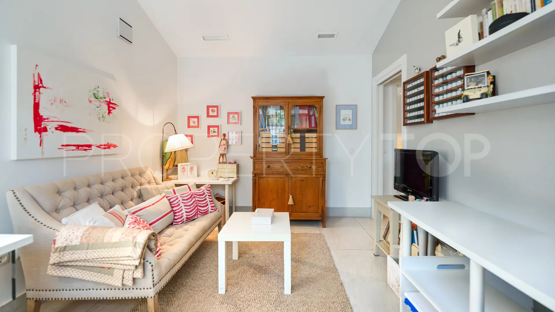 Comprar villa con 5 dormitorios en San Pedro Playa
