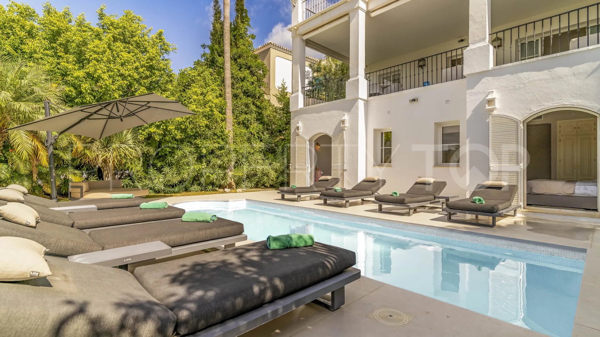 4 bedrooms villa in Sierra Blanca Country Club for sale