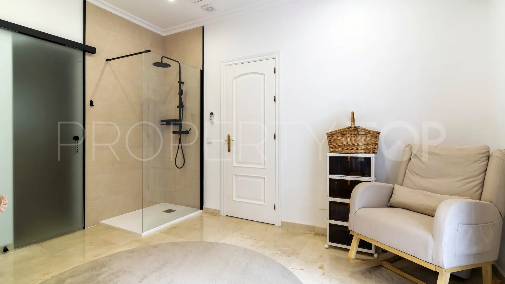 4 bedrooms villa in Sierra Blanca Country Club for sale