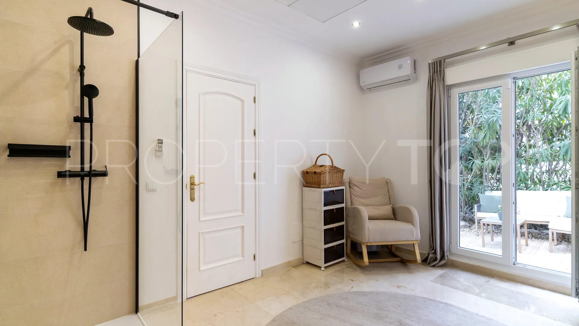 4 bedrooms villa in Sierra Blanca Country Club for sale