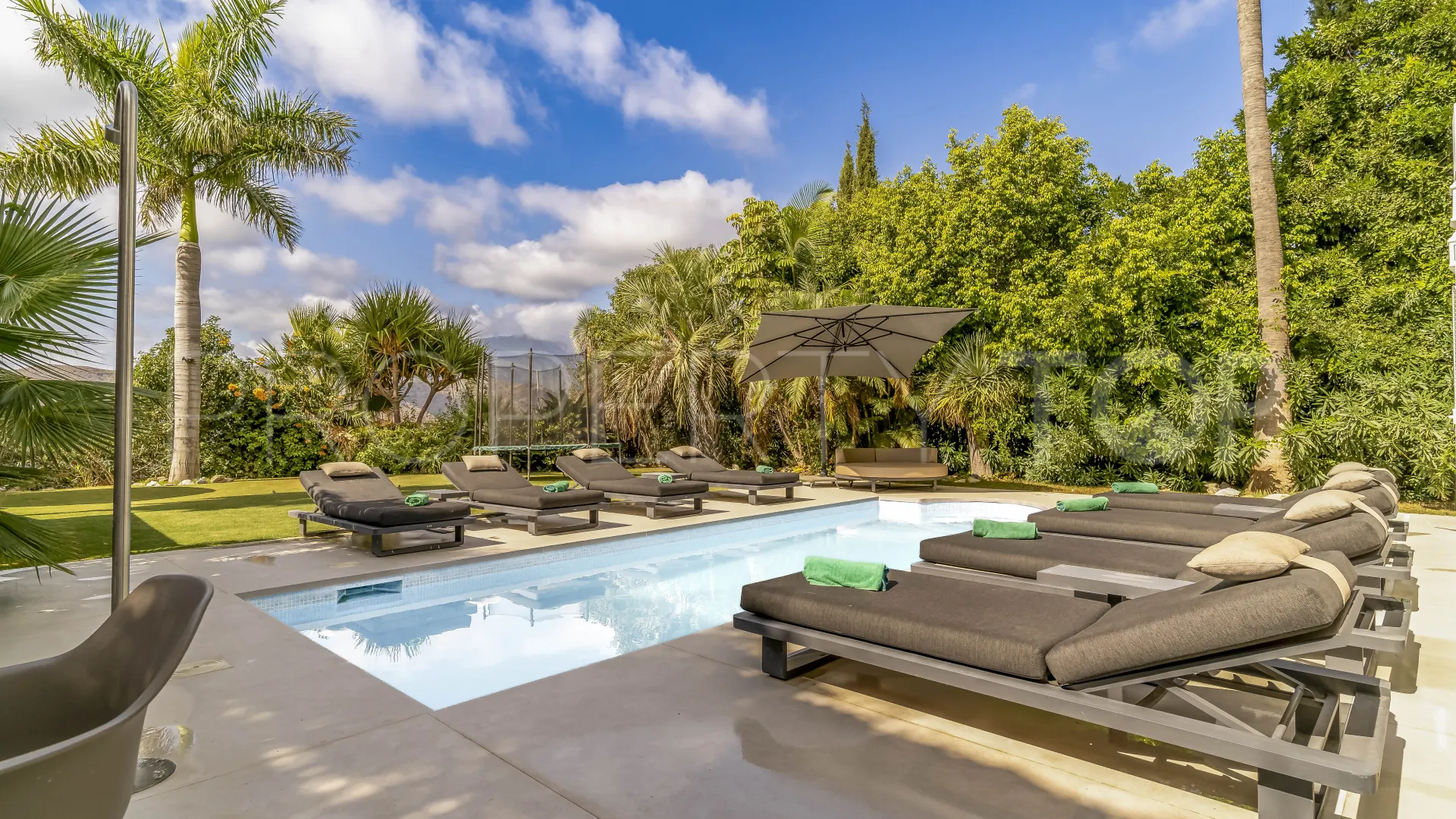 4 bedrooms villa in Sierra Blanca Country Club for sale