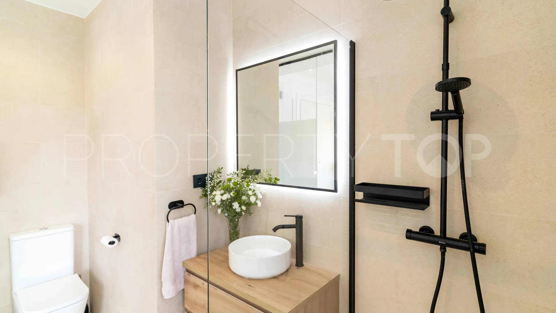 4 bedrooms villa in Sierra Blanca Country Club for sale