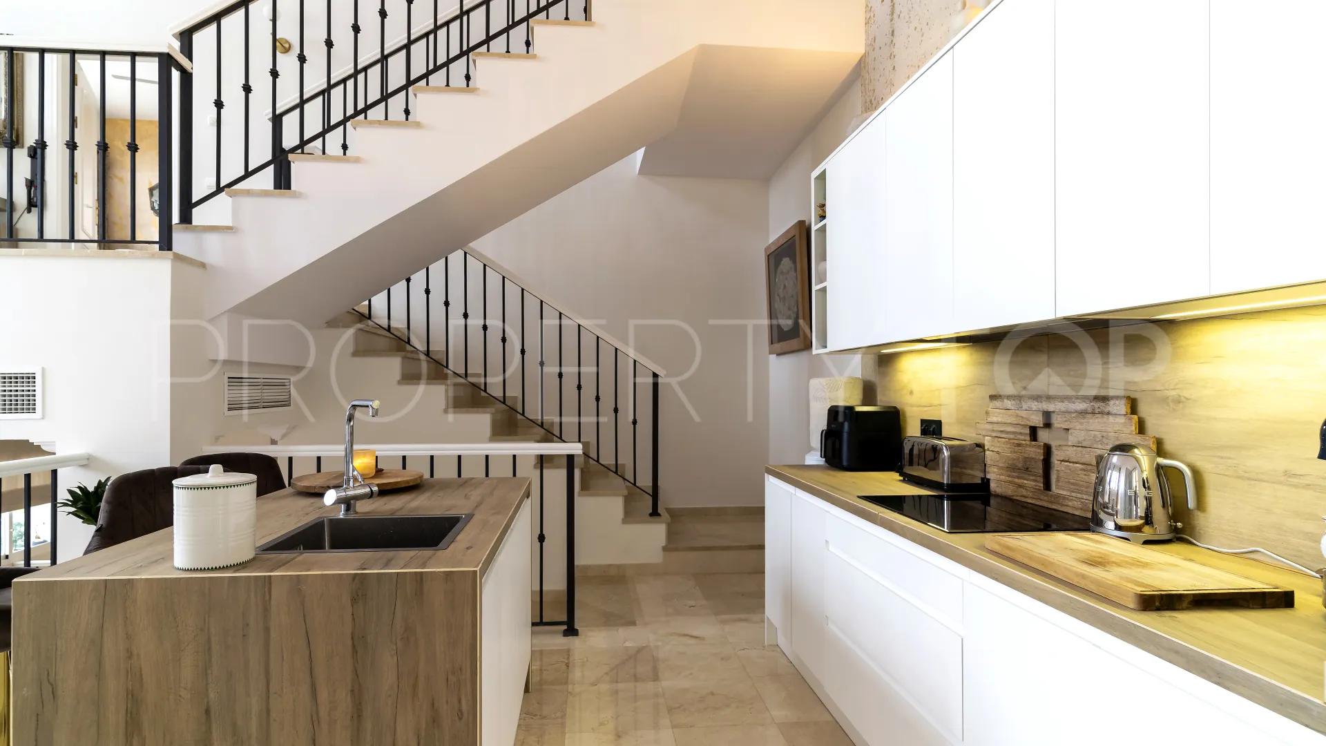 4 bedrooms villa in Sierra Blanca Country Club for sale