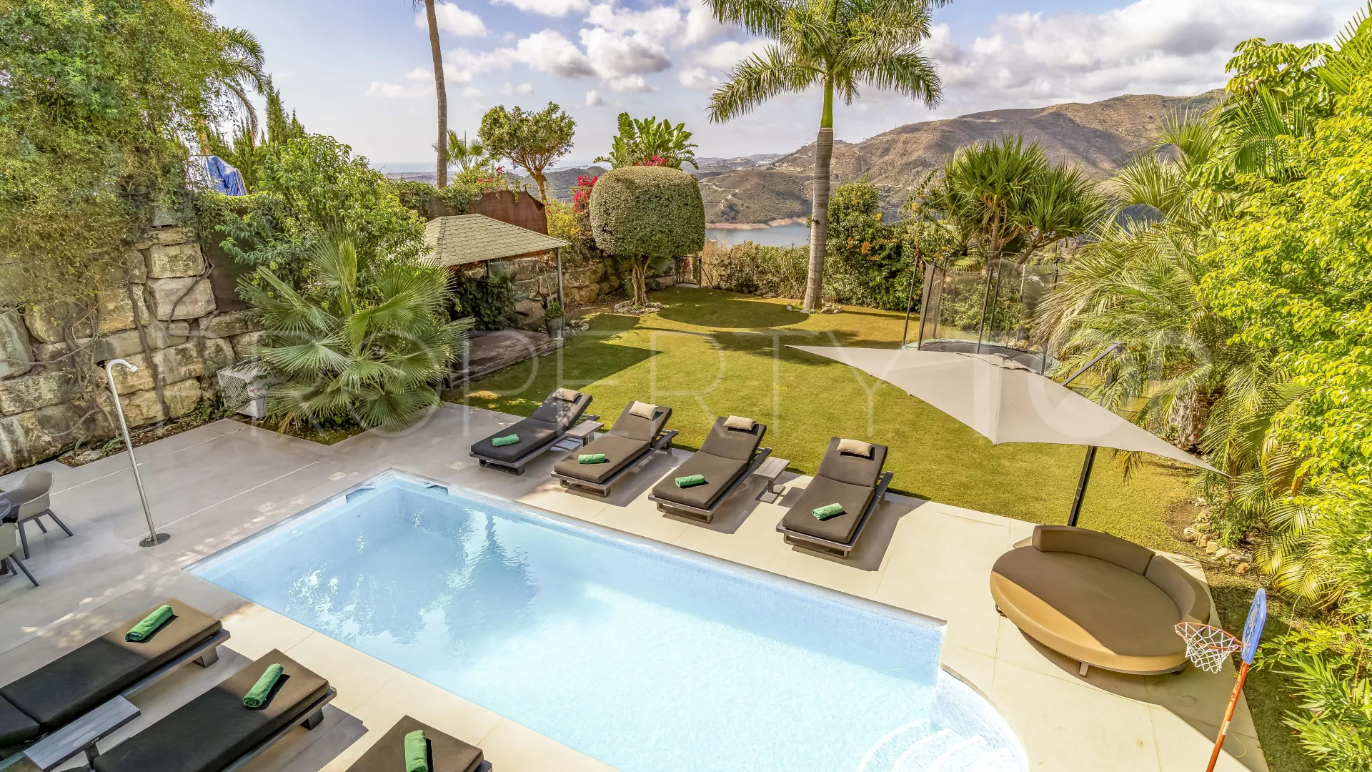 4 bedrooms villa in Sierra Blanca Country Club for sale