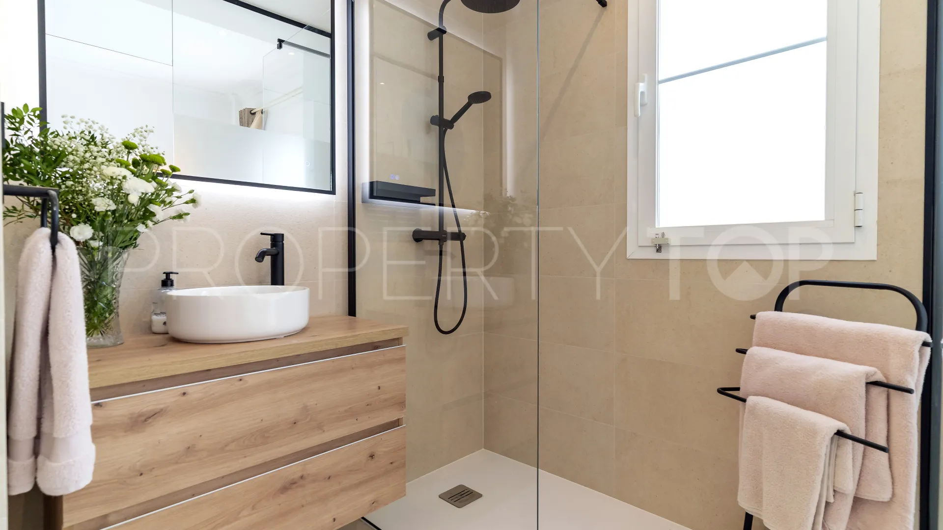 4 bedrooms villa in Sierra Blanca Country Club for sale