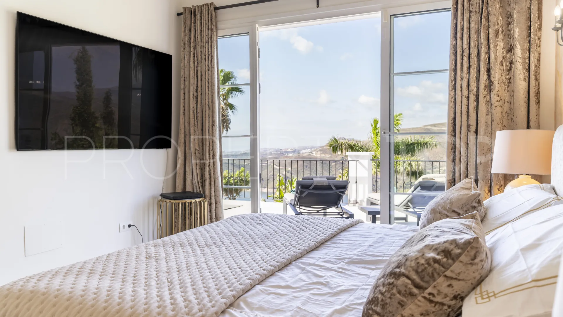 4 bedrooms villa in Sierra Blanca Country Club for sale