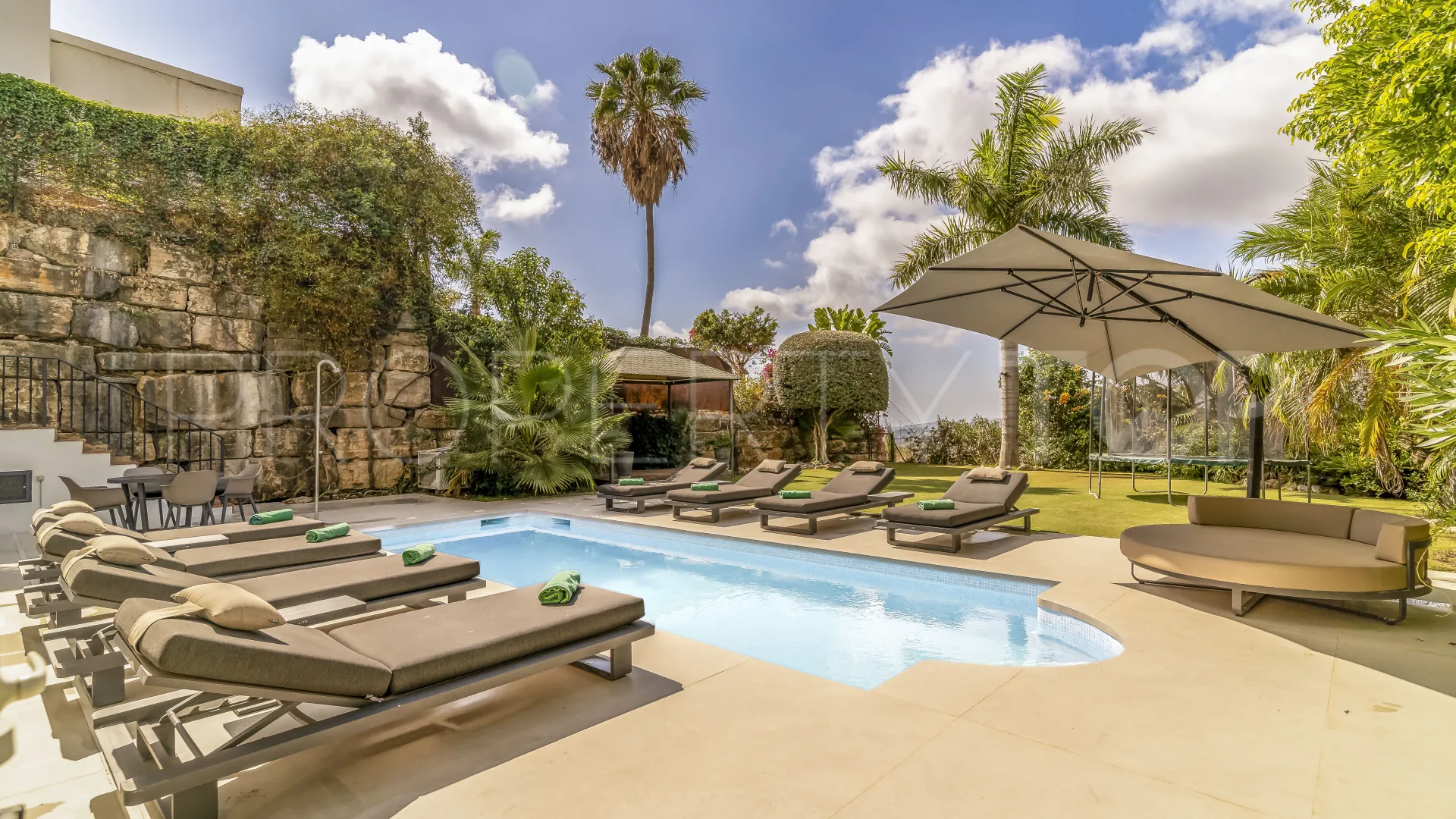 4 bedrooms villa in Sierra Blanca Country Club for sale