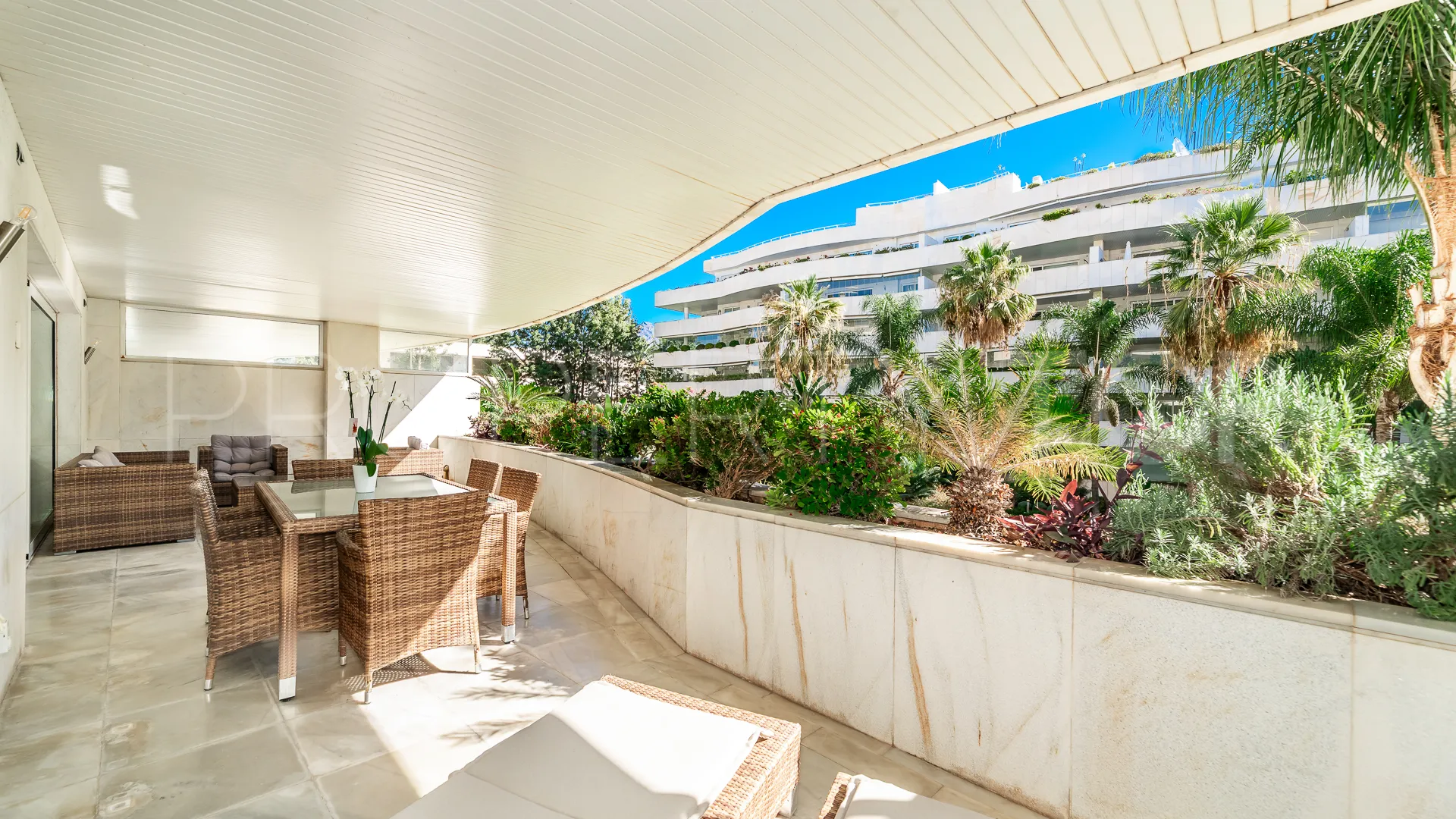 Se vende apartamento en Marbella - Puerto Banus