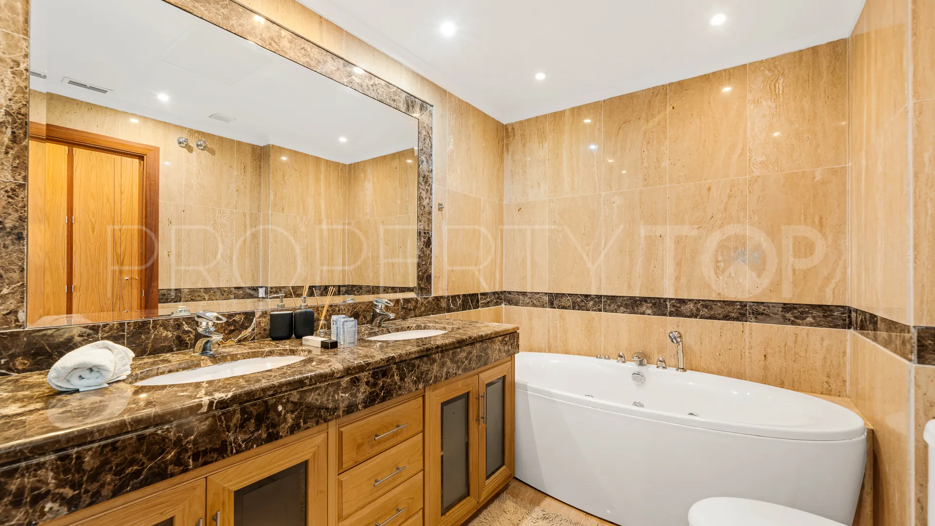 Se vende apartamento en Marbella - Puerto Banus
