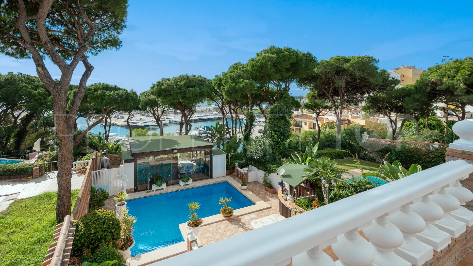 For sale villa with 3 bedrooms in Cabopino