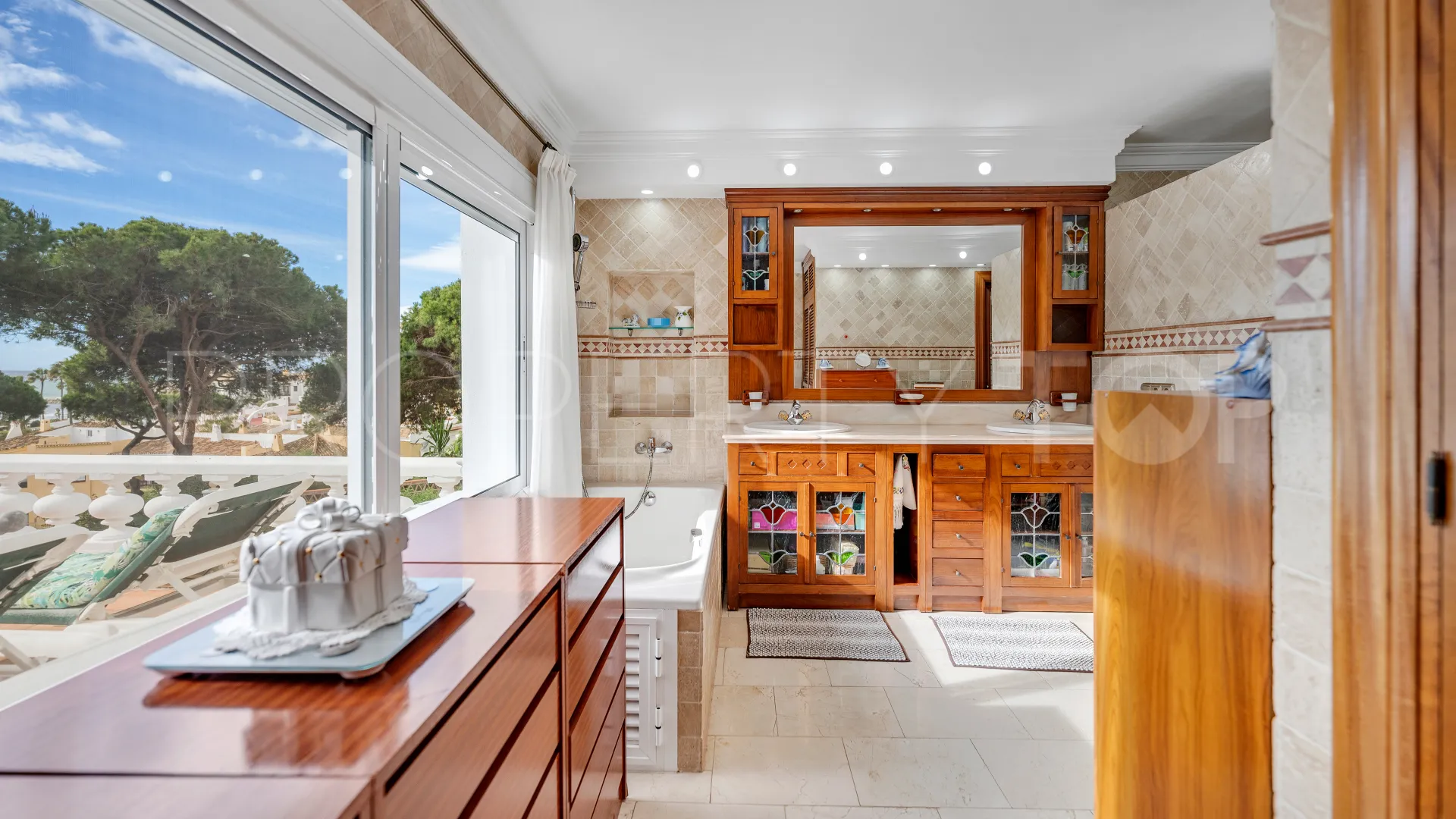 For sale villa with 3 bedrooms in Cabopino