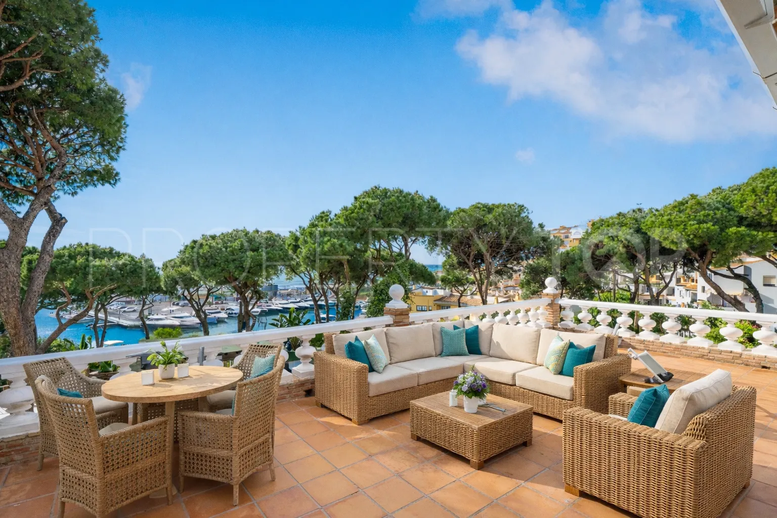 For sale villa with 3 bedrooms in Cabopino