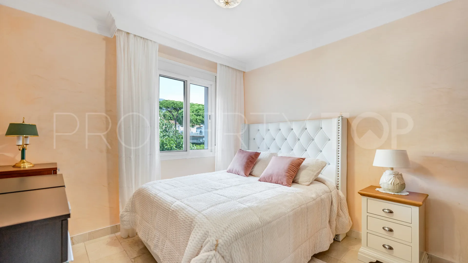 For sale villa with 3 bedrooms in Cabopino