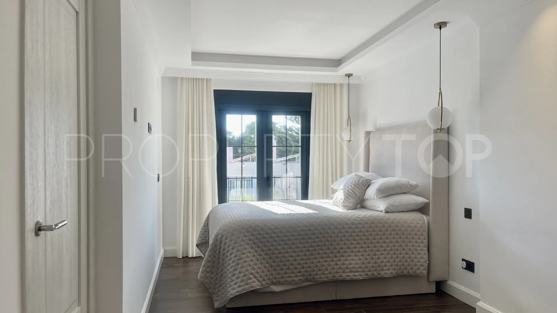 Villa en venta en Guadalmina Alta