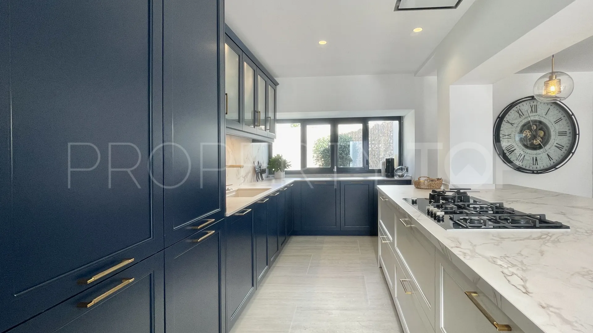 Villa en venta en Guadalmina Alta