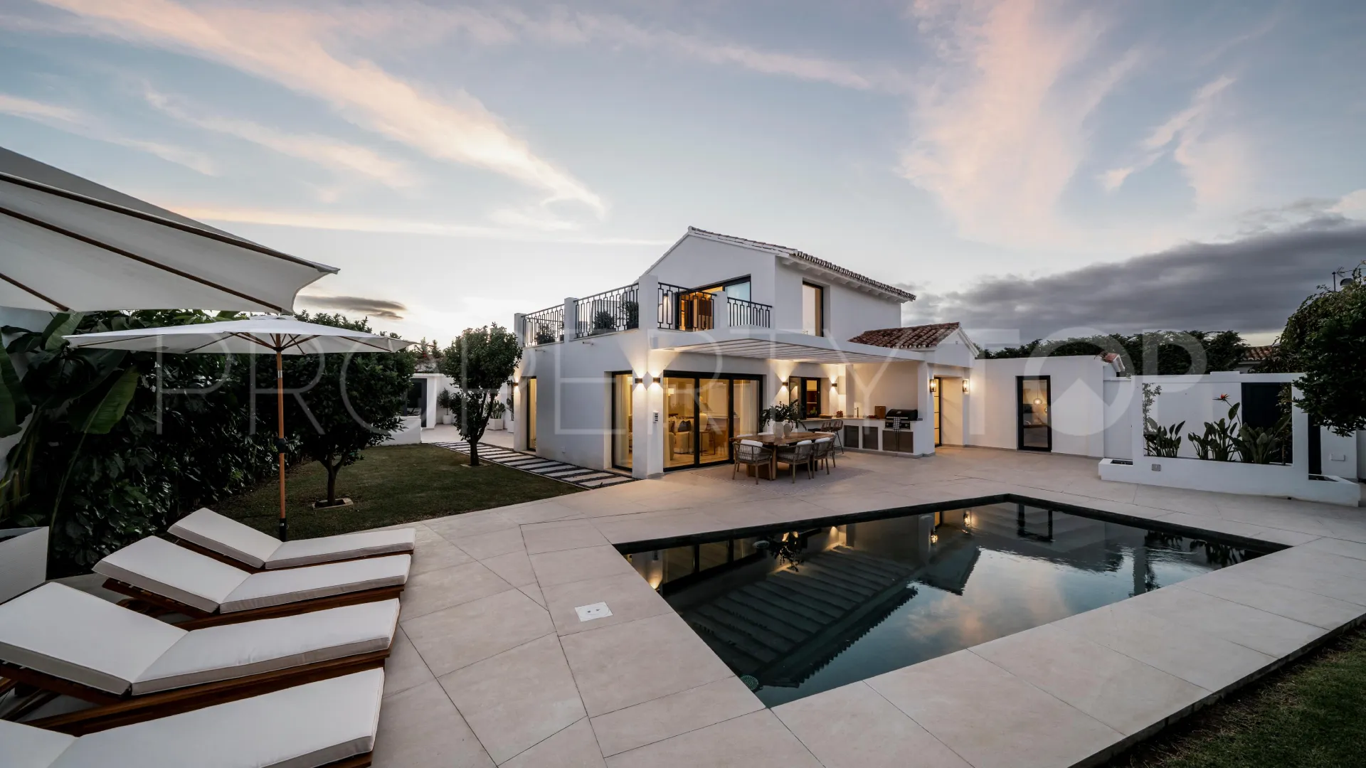 Villa con 5 dormitorios en venta en San Pedro Playa