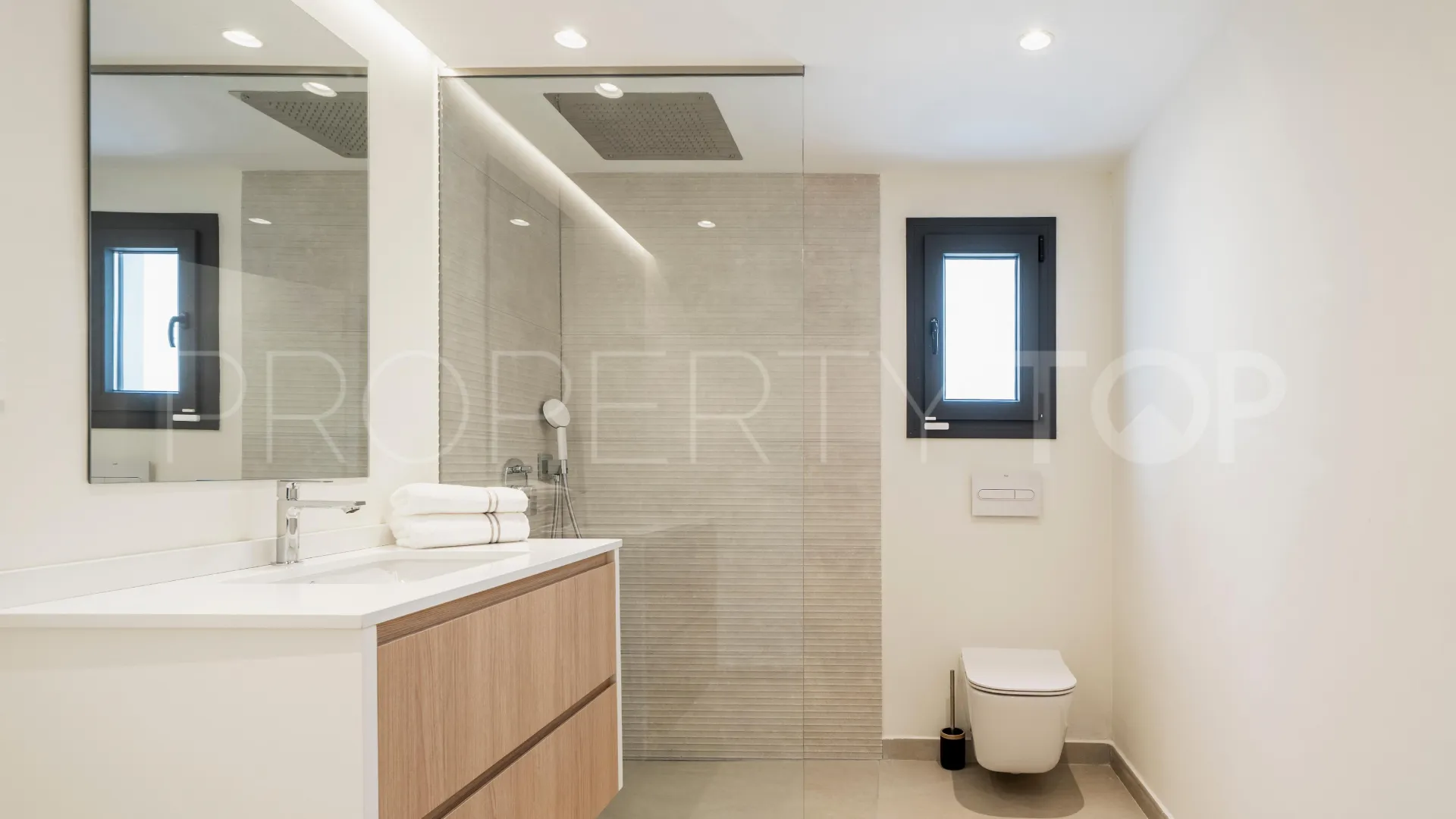 Villa con 5 dormitorios en venta en San Pedro Playa