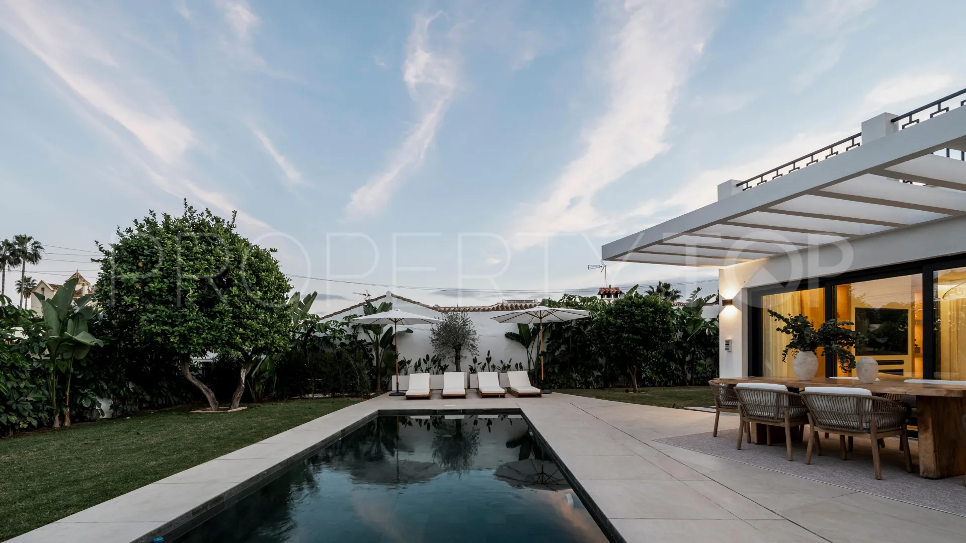 Villa con 5 dormitorios en venta en San Pedro Playa