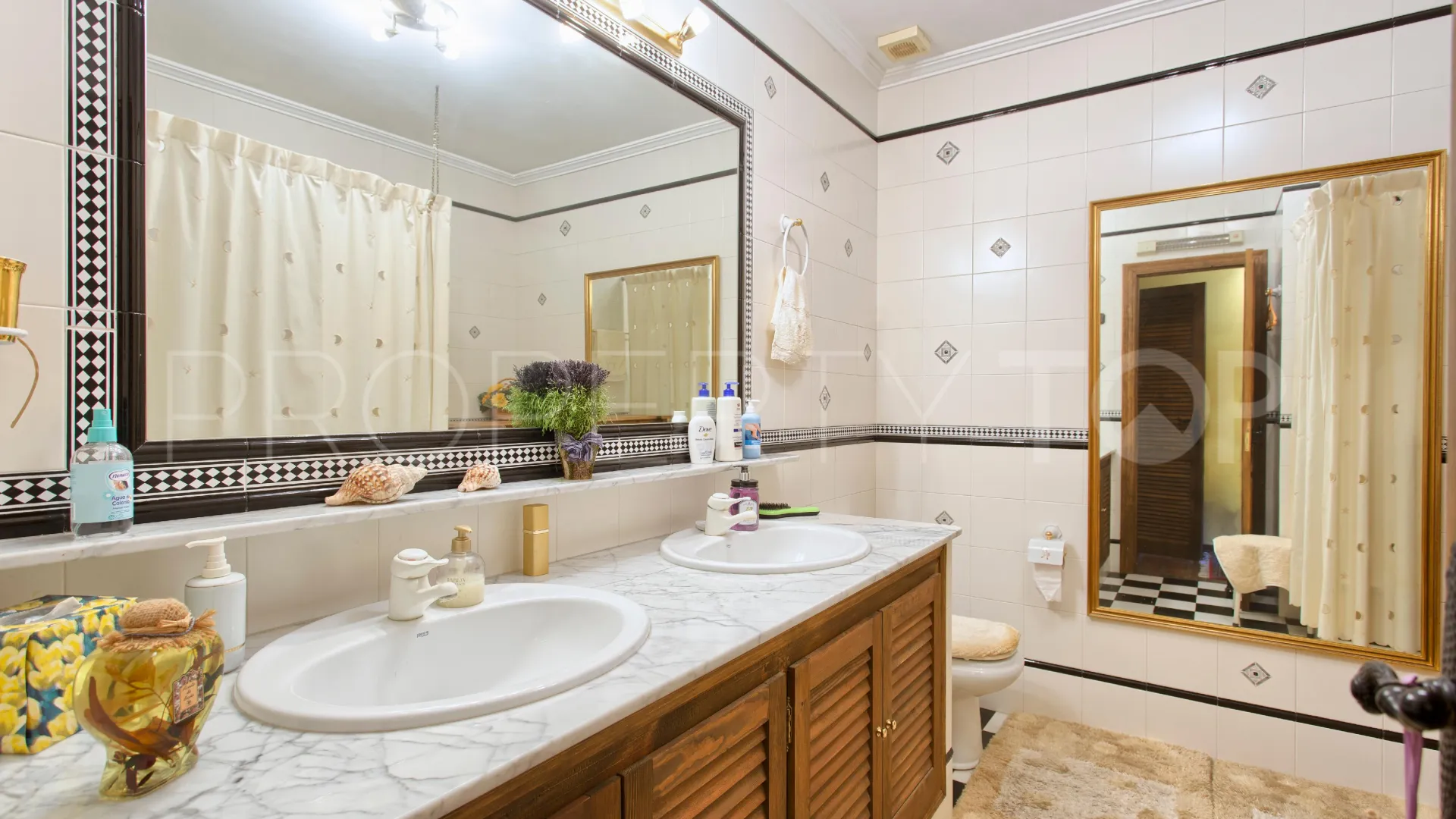 For sale Benahavis Centro 3 bedrooms town house