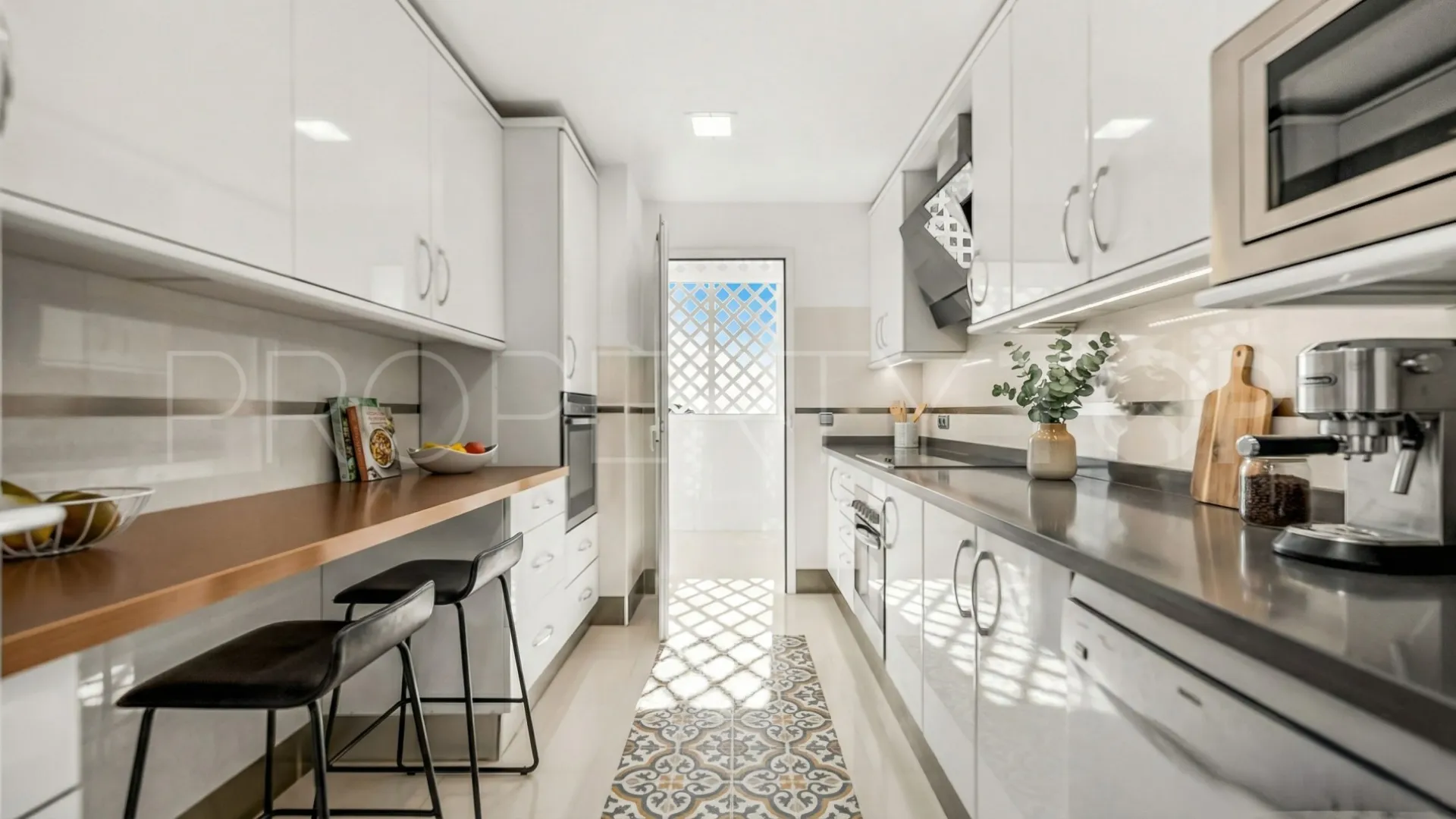 Apartamento de 3 dormitorios en venta en Beach Side Golden Mile