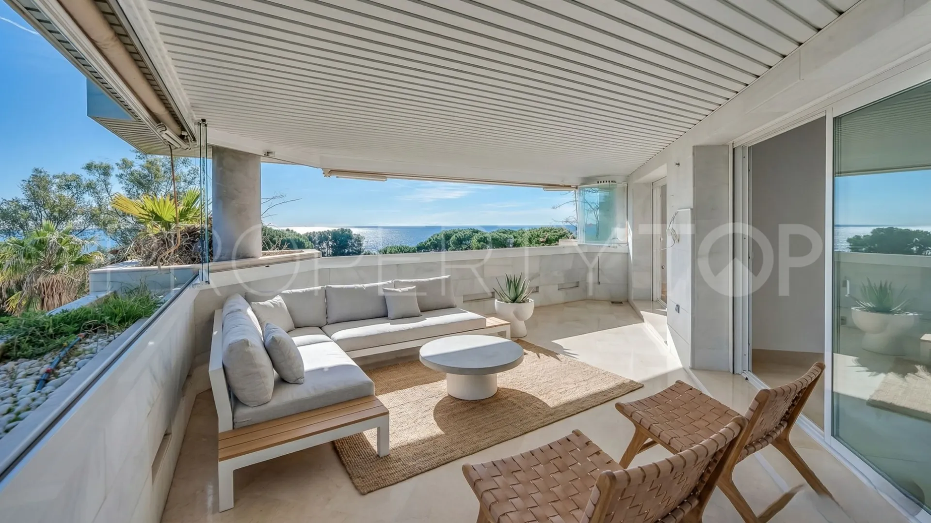 Apartamento de 3 dormitorios en venta en Beach Side Golden Mile