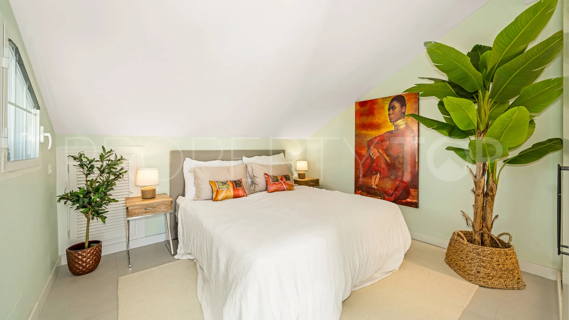 For sale town house with 4 bedrooms in Golden Mile
