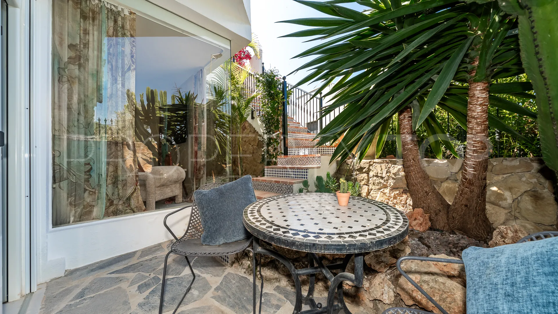 For sale town house with 4 bedrooms in Golden Mile