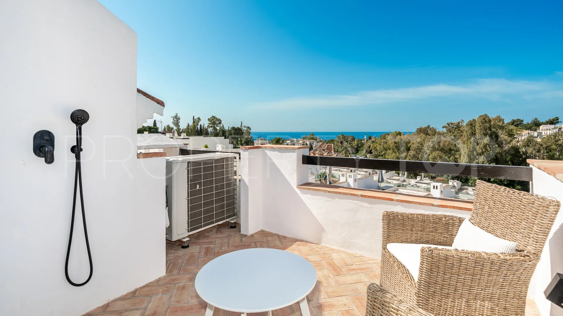 For sale town house with 4 bedrooms in Golden Mile