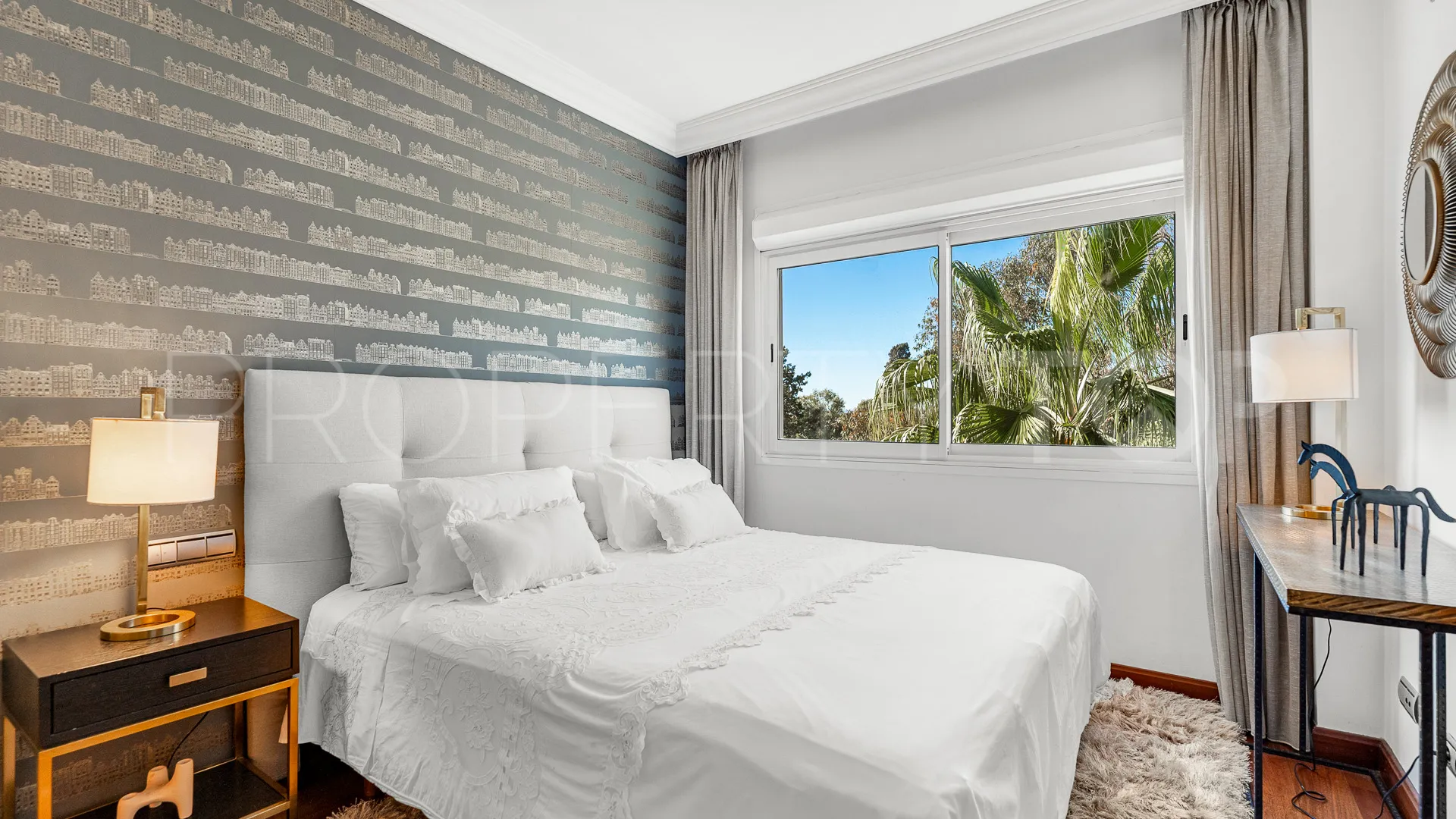 Buy apartment in Marbella - Puerto Banus with 3 bedrooms