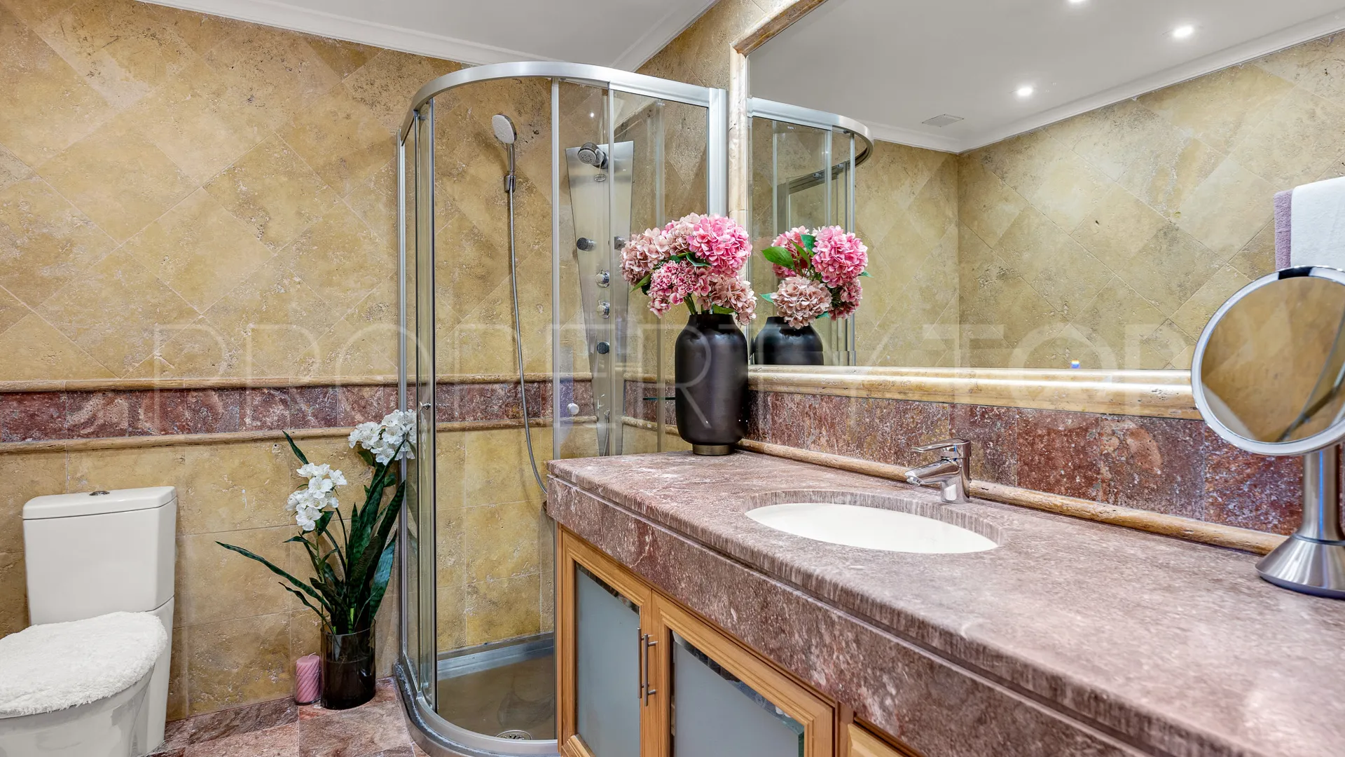 Buy apartment in Marbella - Puerto Banus with 3 bedrooms