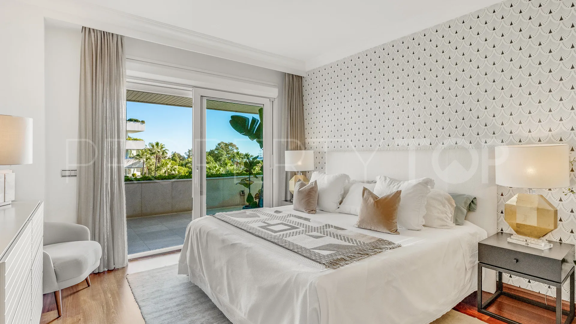 Buy apartment in Marbella - Puerto Banus with 3 bedrooms