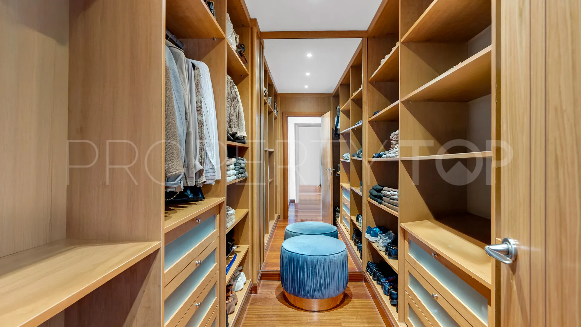 Buy apartment in Marbella - Puerto Banus with 3 bedrooms