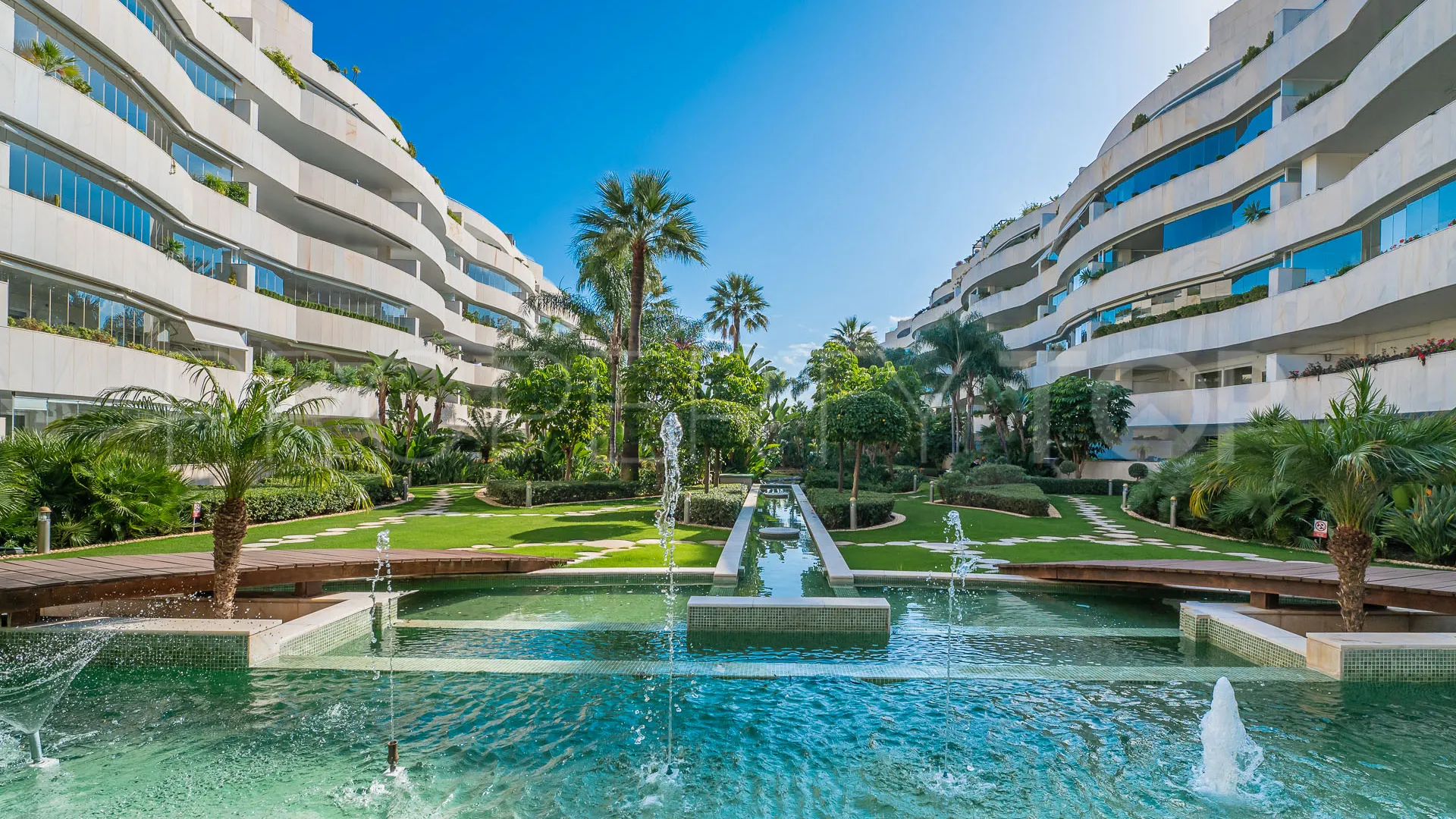 Buy apartment in Marbella - Puerto Banus with 3 bedrooms