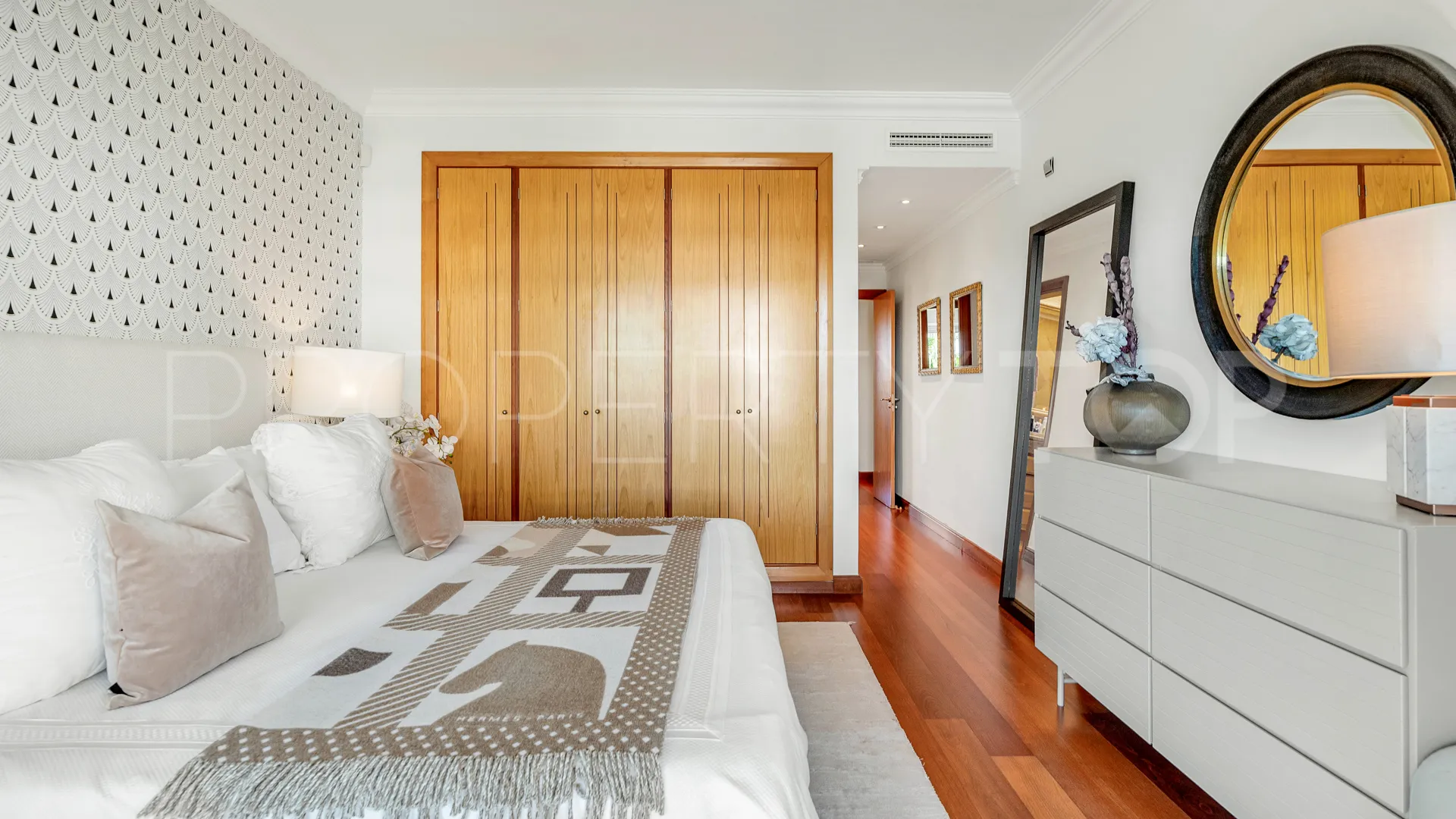 Buy apartment in Marbella - Puerto Banus with 3 bedrooms