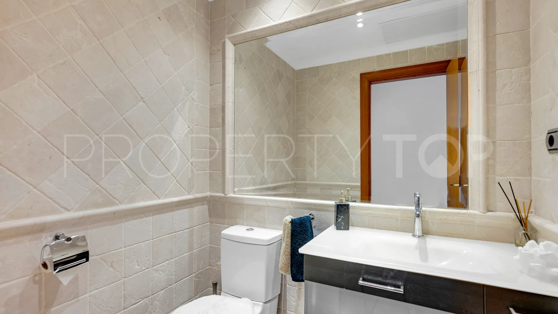 Buy apartment in Marbella - Puerto Banus with 3 bedrooms