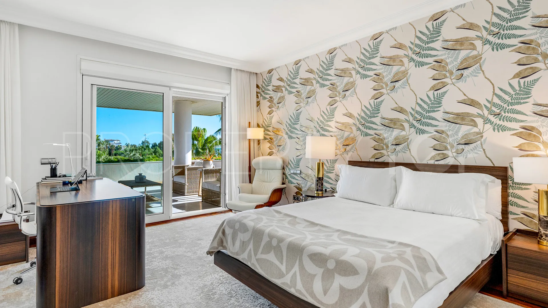 Buy apartment in Marbella - Puerto Banus with 3 bedrooms
