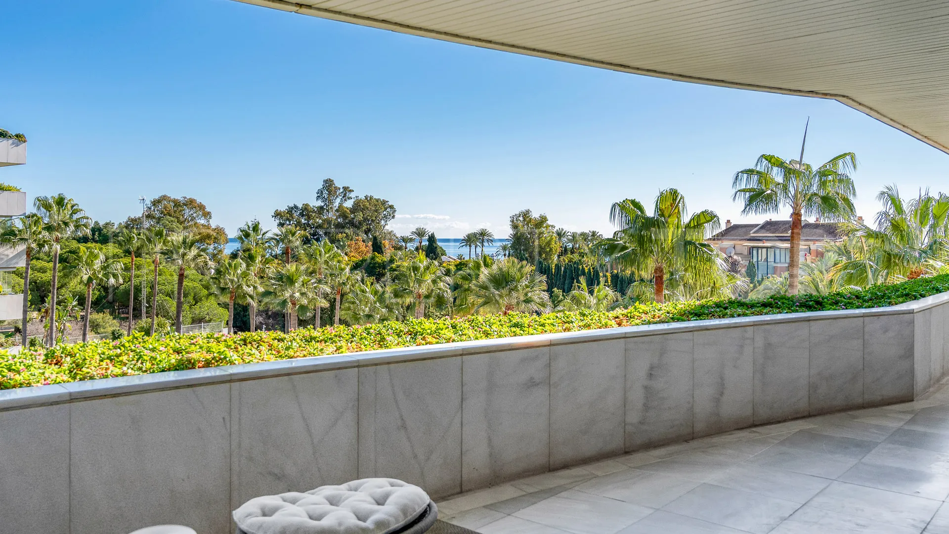 Buy apartment in Marbella - Puerto Banus with 3 bedrooms