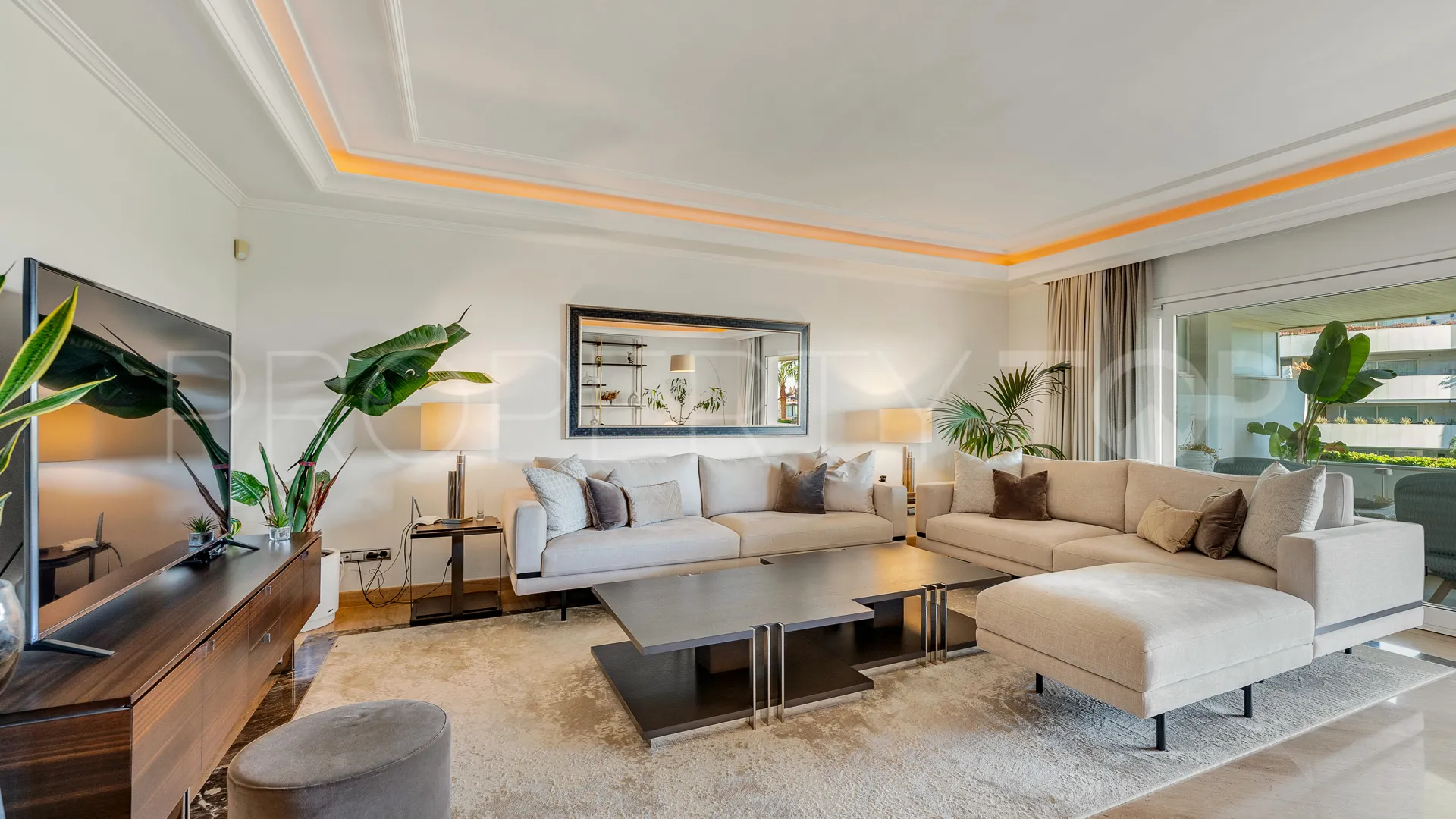 Buy apartment in Marbella - Puerto Banus with 3 bedrooms