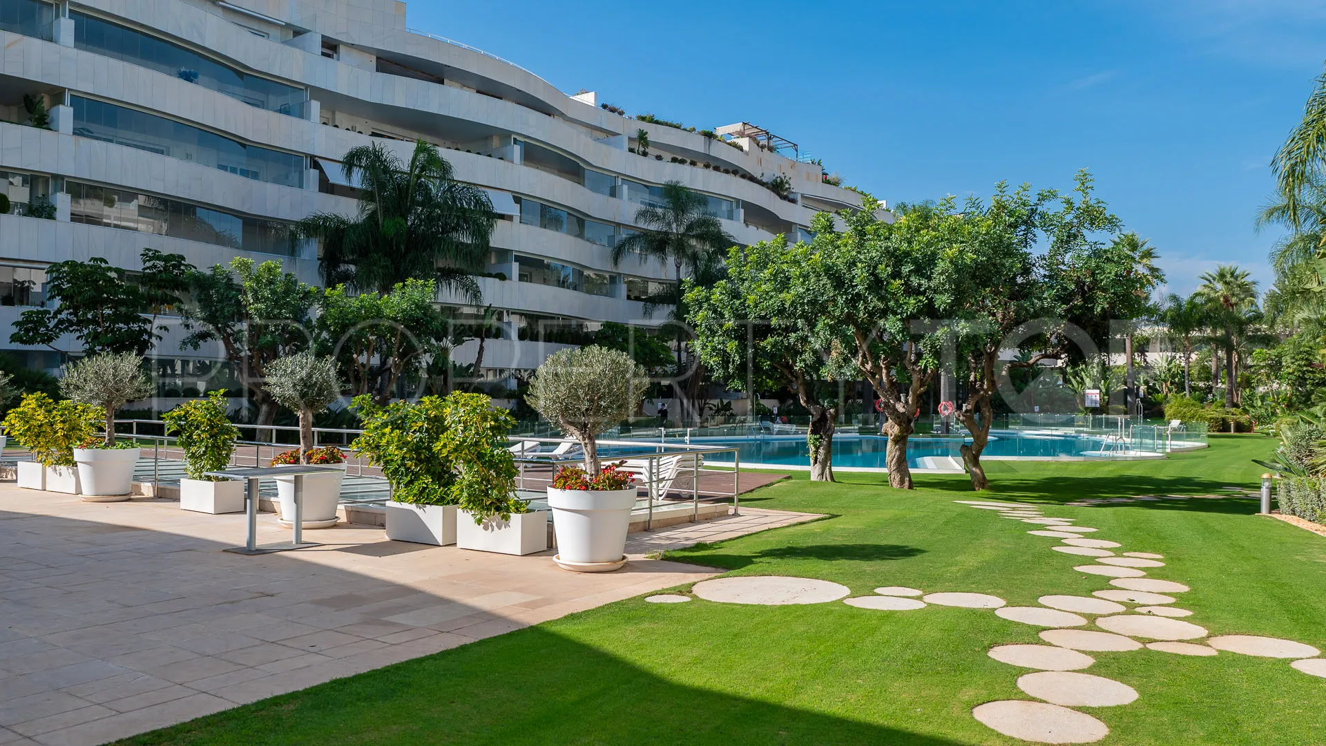 Buy apartment in Marbella - Puerto Banus with 3 bedrooms