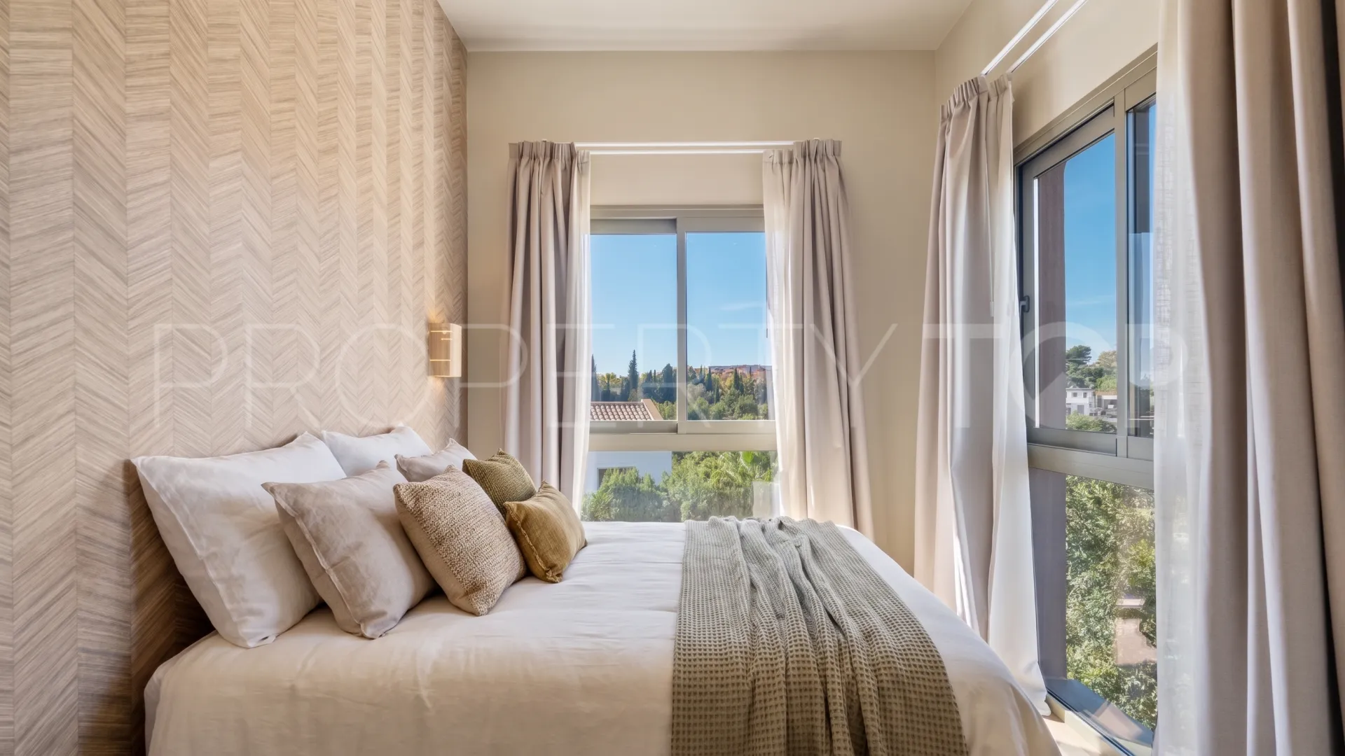 Elviria, villa en venta de 5 dormitorios