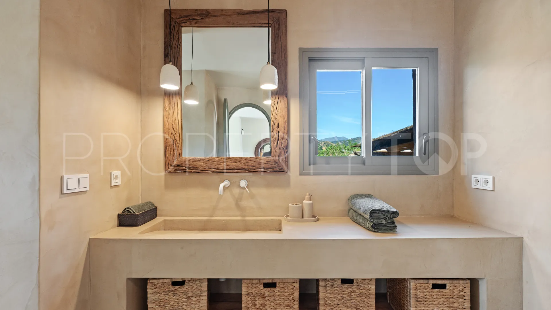 Elviria, villa en venta de 5 dormitorios