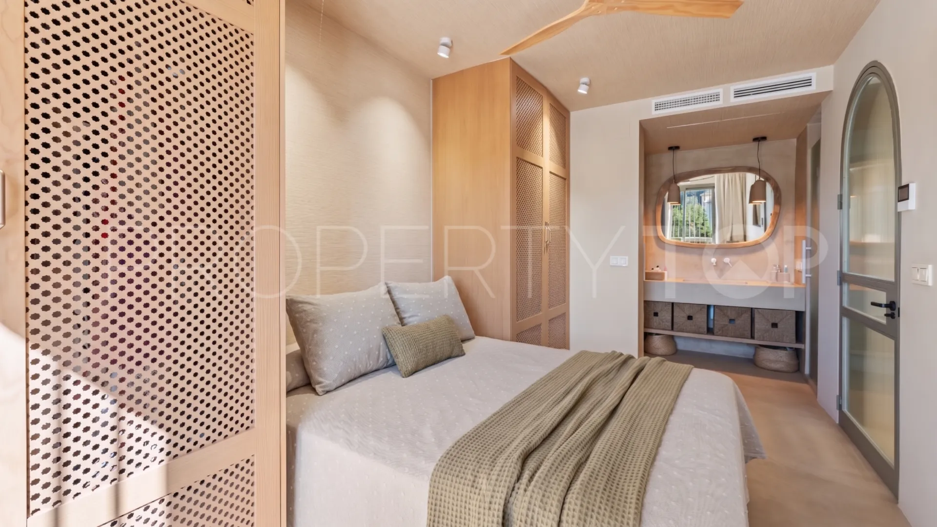 Elviria, villa en venta de 5 dormitorios