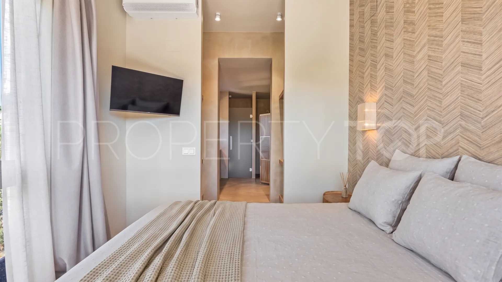 Elviria, villa en venta de 5 dormitorios