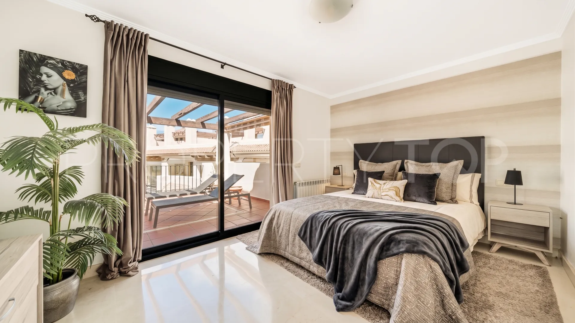Penthouse with 3 bedrooms for sale in Nueva Andalucia