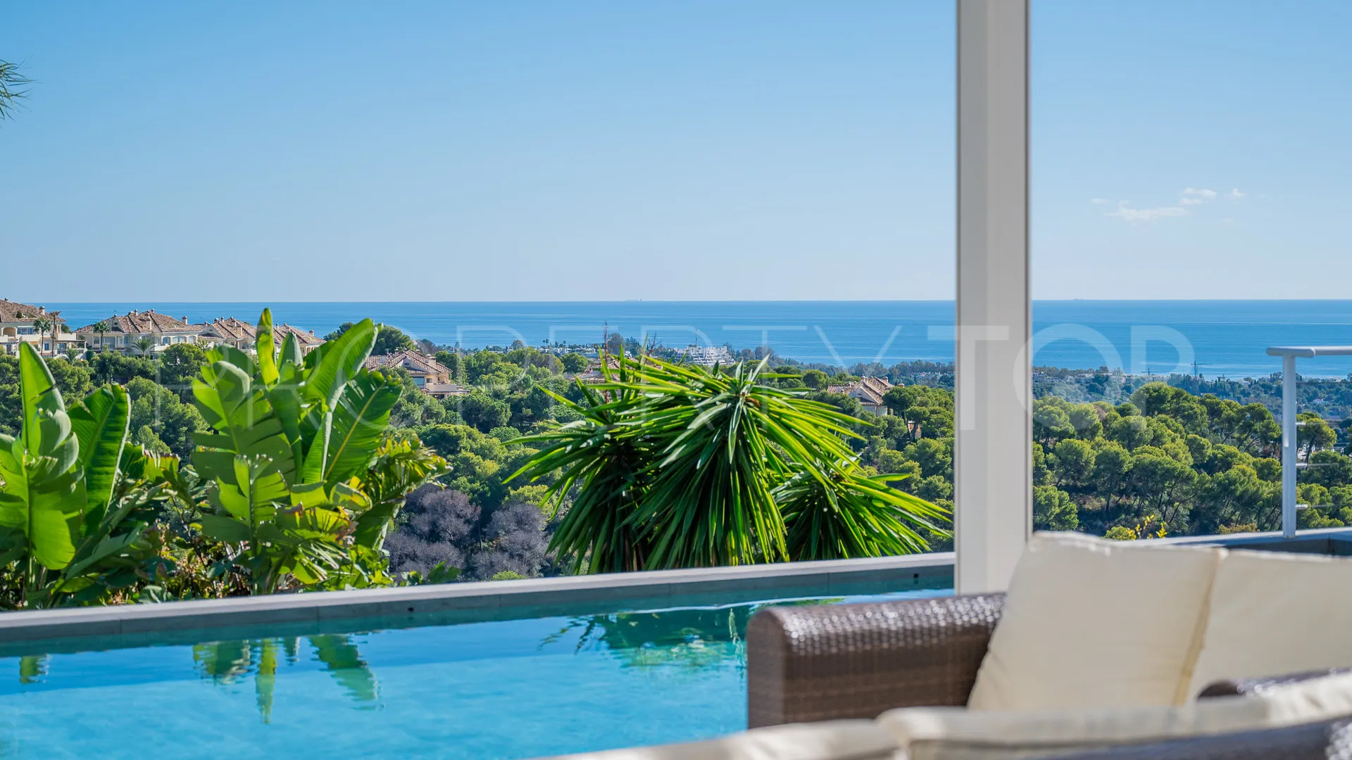 Villa con 4 dormitorios en venta en Nueva Andalucia